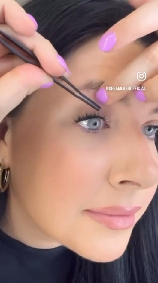 Load video: DreamLash DIY Lash Extensions Application Guide